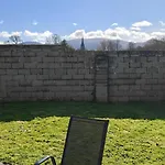 4 Bed House Sleeps 8 - Enclosed Garden - Parking * Cill Airne
