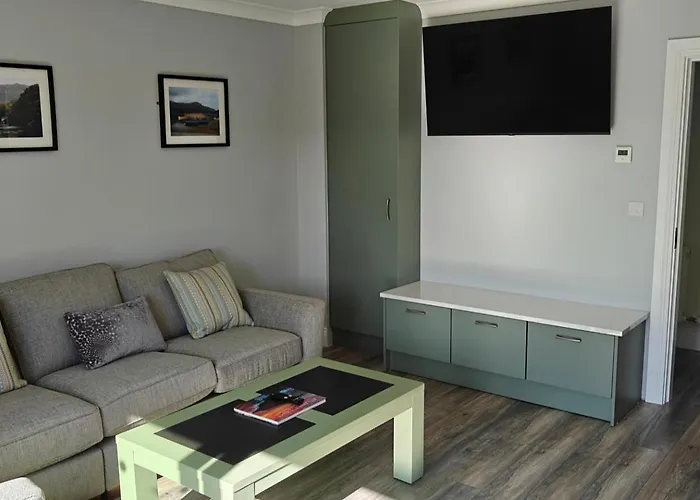 4 Bed House Sleeps 8 - Enclosed Garden - Parking Σπίτι διακοπών