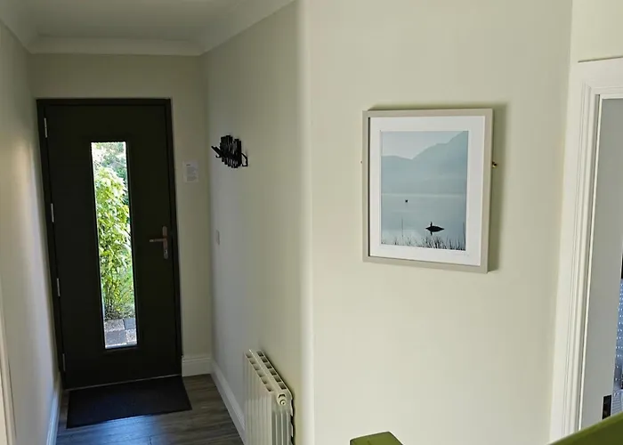 4 Bed House Sleeps 8 - Enclosed Garden - Parking * Killarney