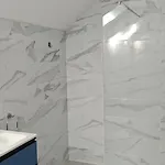 4 Bed House Sleeps 8 - Enclosed Garden - Parking Casa vacanze