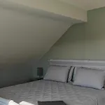 4 Bed House Sleeps 8 - Enclosed Garden - Parking Casa vacanze